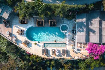 F Zeen Kefalonia