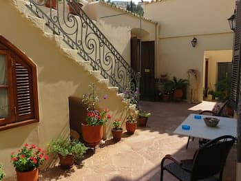 Phaedra Hotel