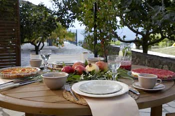 Avra Private Suites