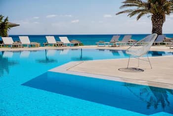 The Bay Hotel & Suites