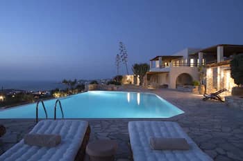 Mythic Exclusive Retreat